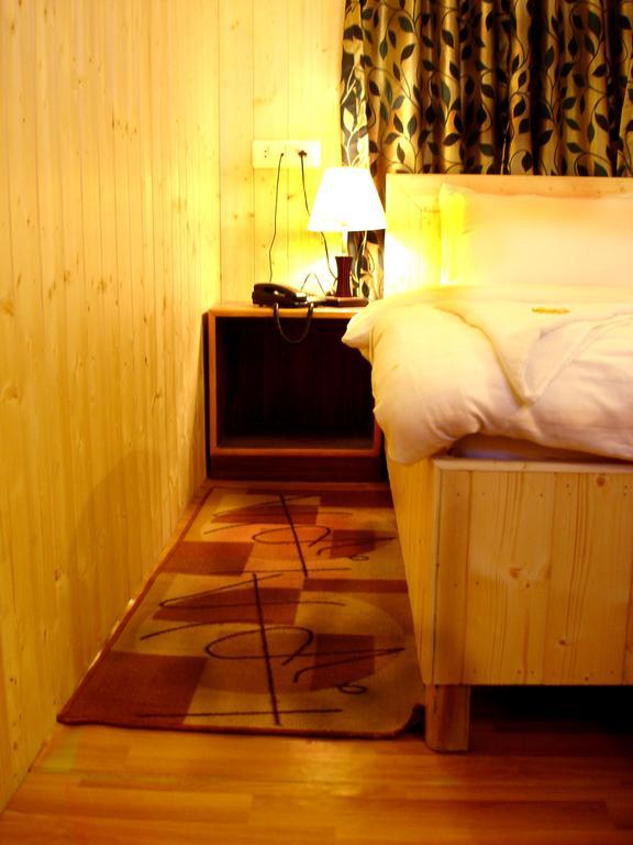 Ikraam Inn Bed & Breakfast Srinagar  Bilik gambar